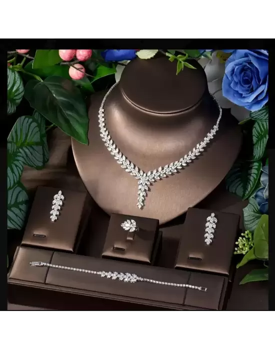 Zircon Set (Kolye Bileklik Küpe Yüzük)