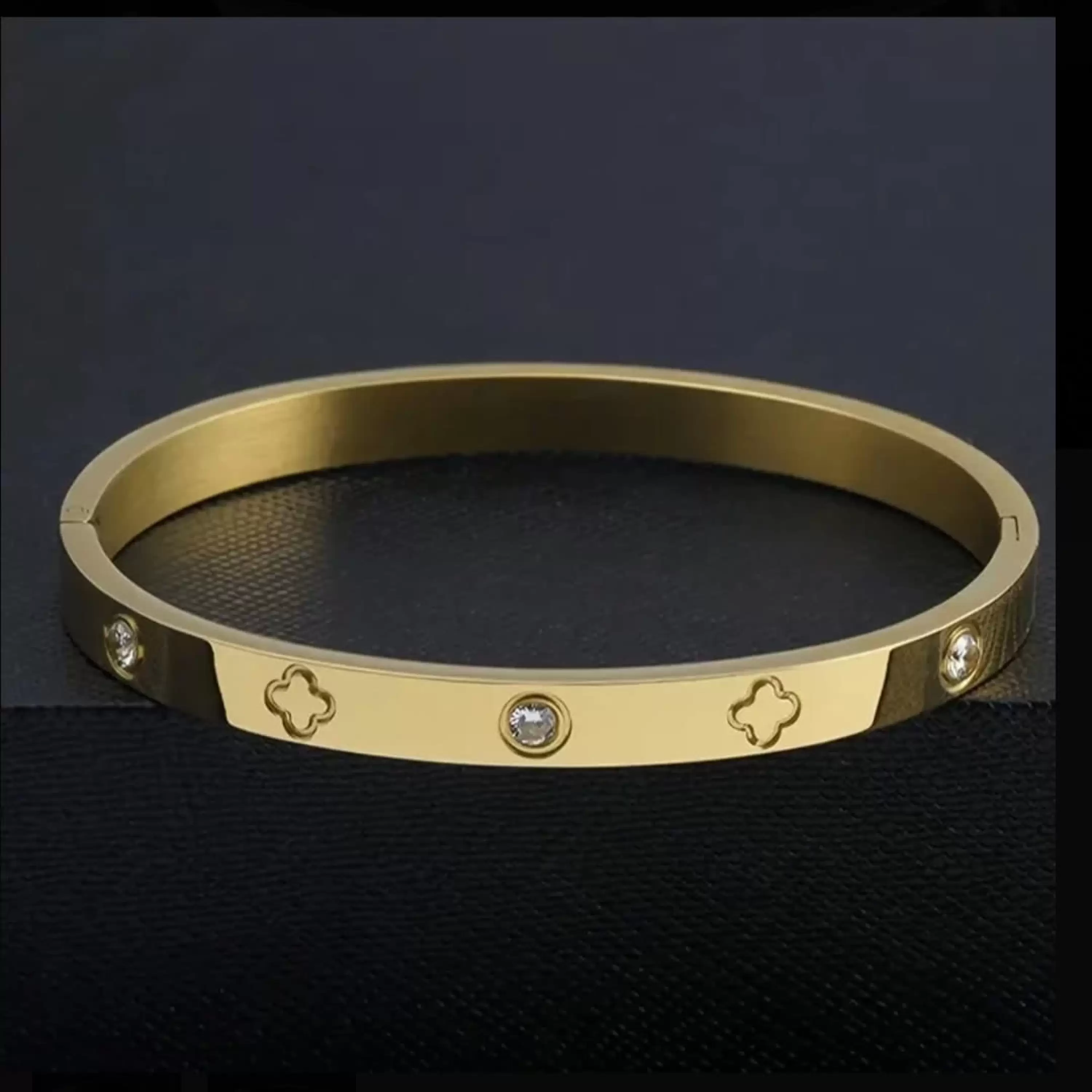 Cecilias Vip Bileklik (Gold)