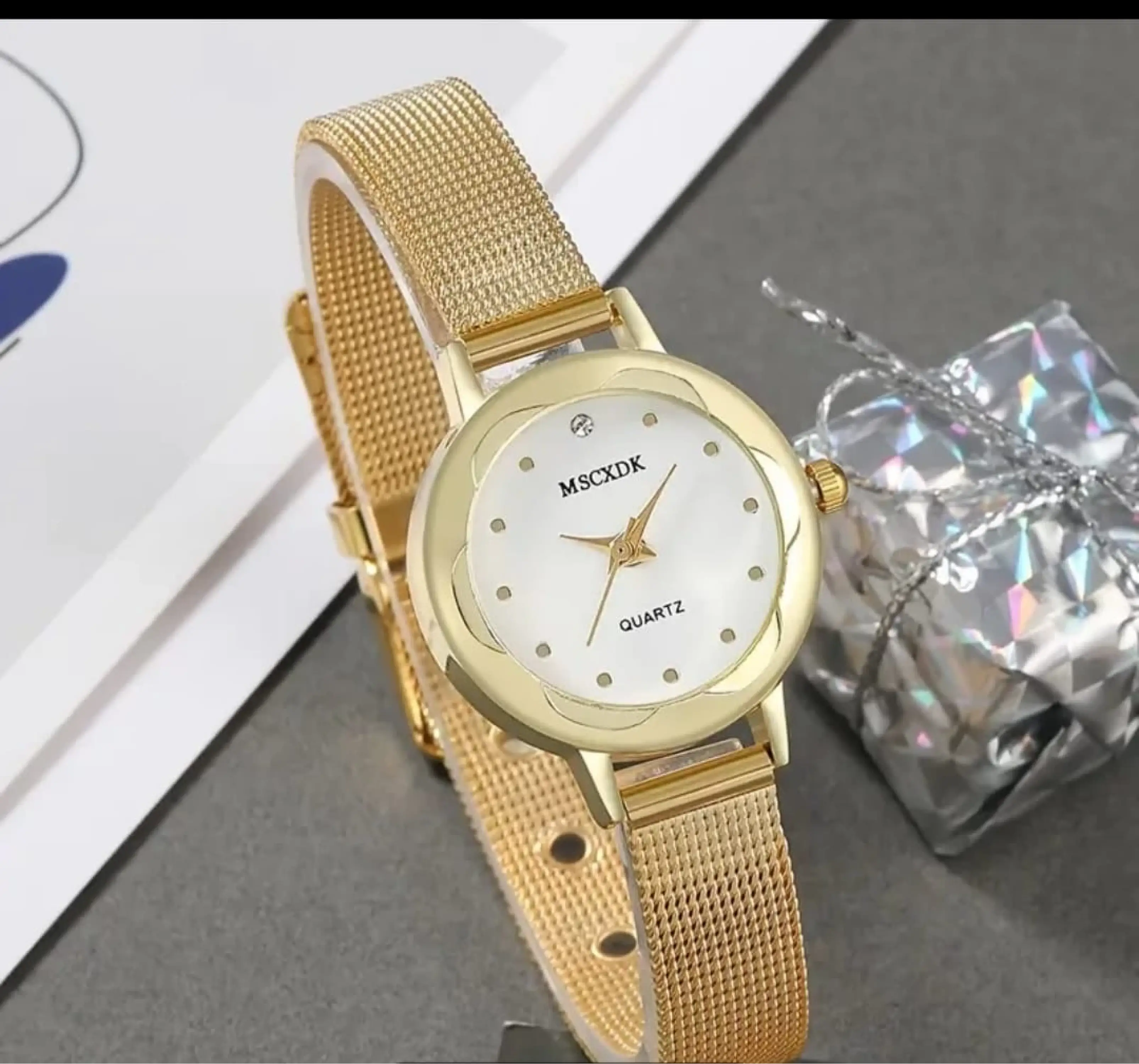 MSCXD KADIN KOL SAATI (B)