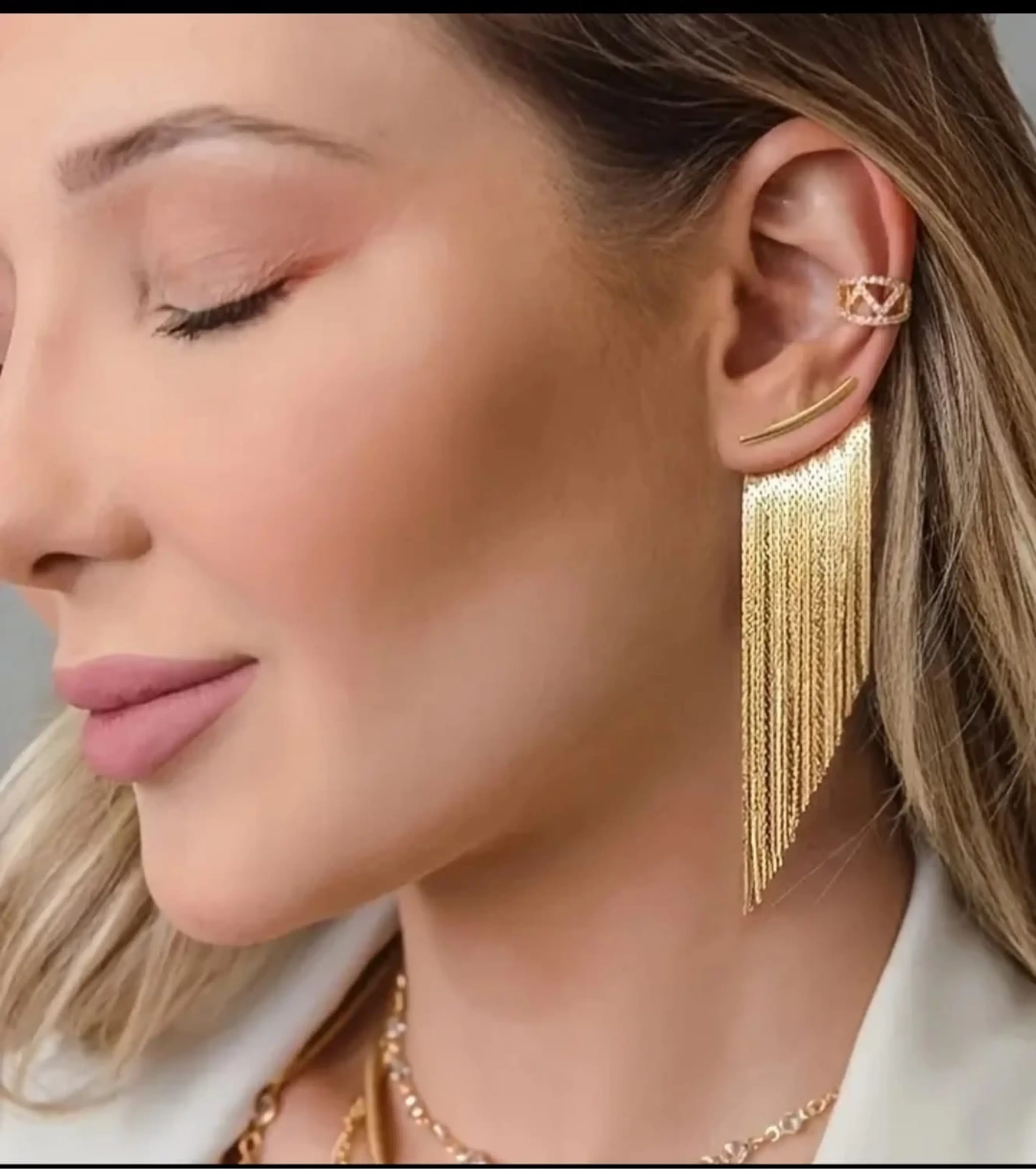 ZINCIR PÜSKÜLLÜ KÜPE