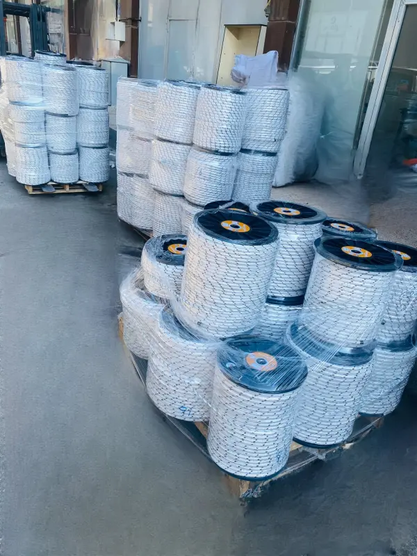 İskota Halatı 8mm Sentetik – Yüksek Mukavemetli, Hafif ve Dayanıklı – 600 Metre Makara (34 Kg)