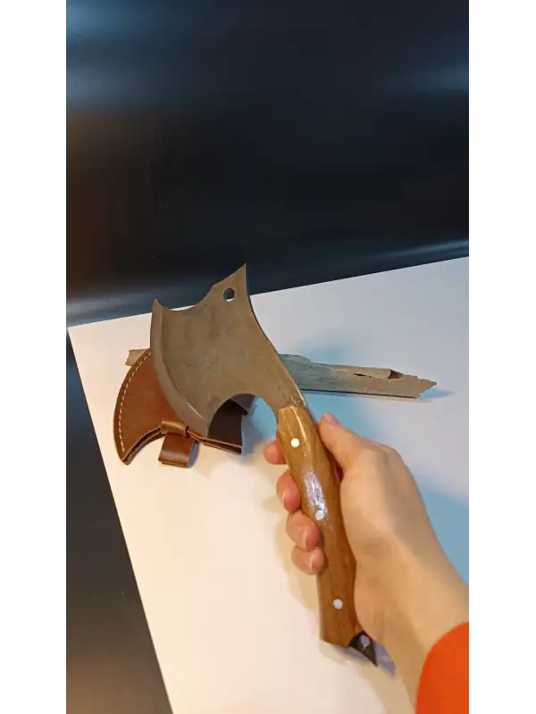 Kamp Baltası Makasa Çeliği