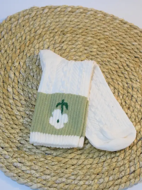 Çiçek Desenli Kadın Çorabı