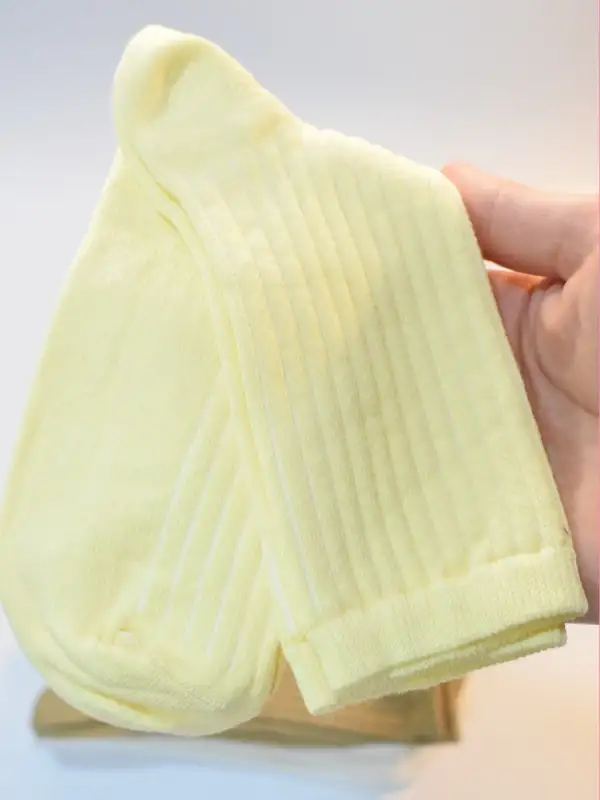 Sarı Sade Kadın Çorabı