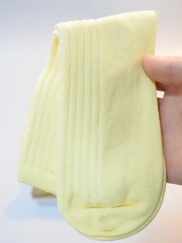 Sarı Sade Kadın Çorabı