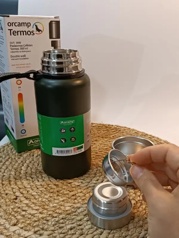 Paslanmaz Çelik Bardaklı Ve Süzgeçli Matara Termos