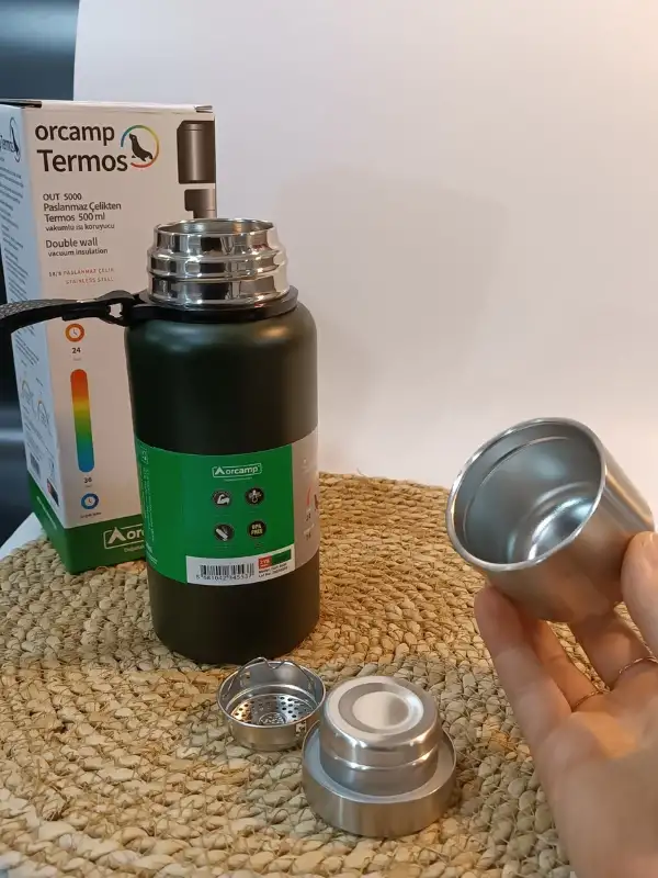 Paslanmaz Çelik Bardaklı Ve Süzgeçli Matara Termos