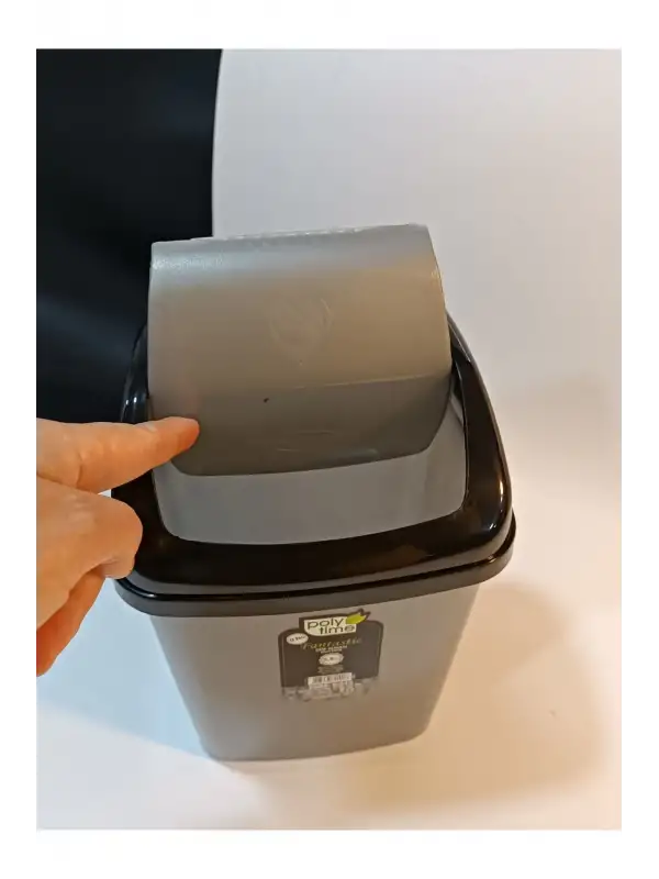 Sallanır Kapak Plastik Banyo Mutfak Çöp Kovası Kutusu / 2,5 Litre