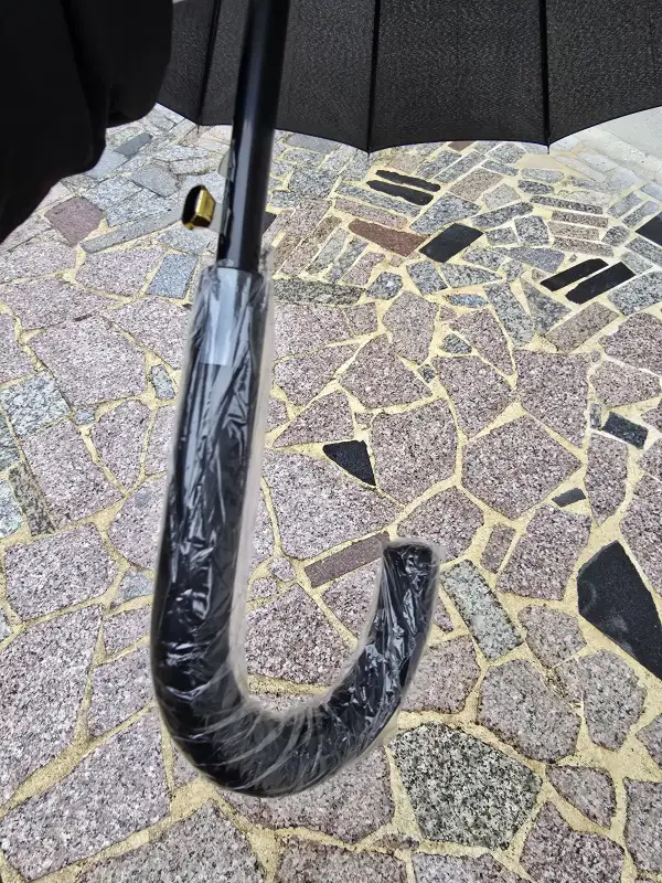 Siyah Fiber Baston Rüzgarda Kırılmayan Şemsiye 16 Telli Çap 130cm