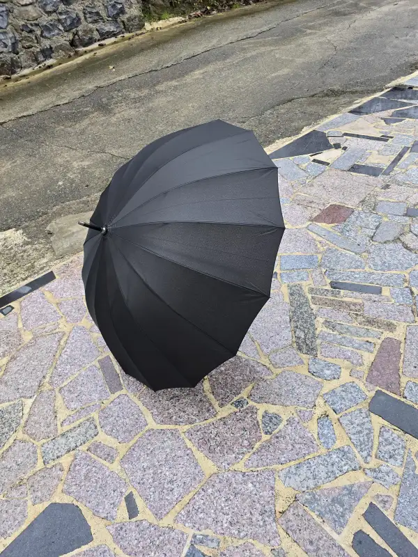 Siyah Fiber Baston Rüzgarda Kırılmayan Şemsiye 16 Telli Çap 130cm