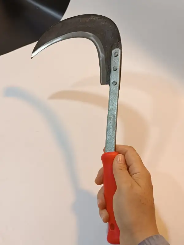 Sürmene Çayır Orağı El Yapımı Keskin Çim Biçme Orak Kırmızı