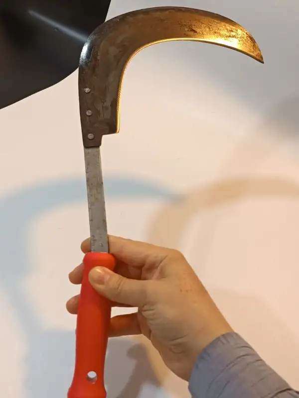 Sürmene Çayır Orağı El Yapımı Keskin Çim Biçme Orak Kırmızı