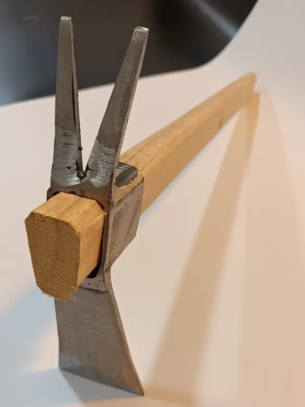 Sürmene Makas Çeliği Çatallı Kazma Bahçe Tarla Hobi 45cm