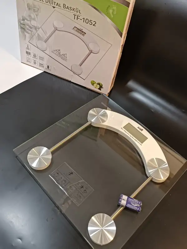 Techfit TF-1052 Dijital Cam Baskül Kare LCD Ekran