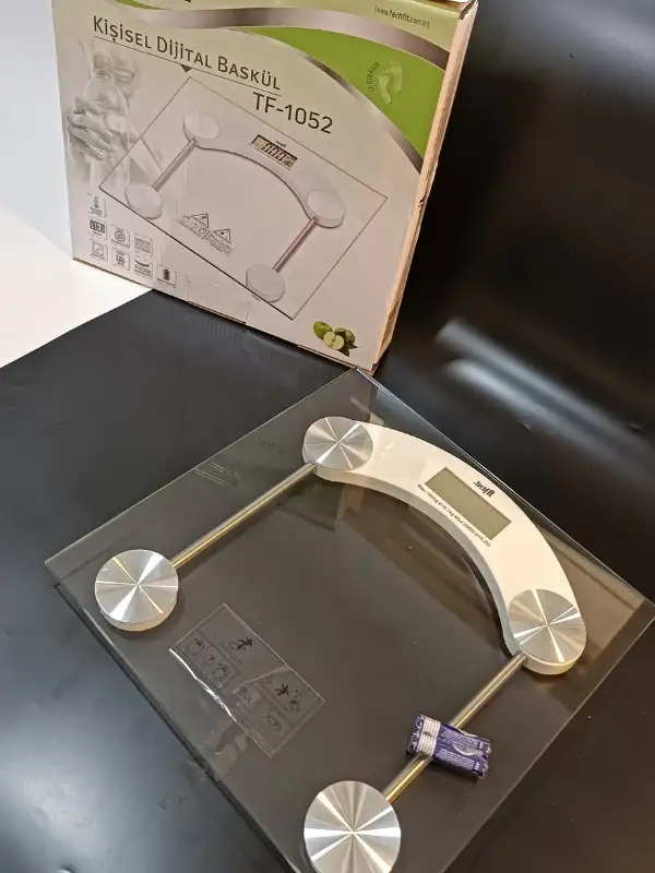 Techfit TF-1052 Dijital Cam Baskül Kare LCD Ekran