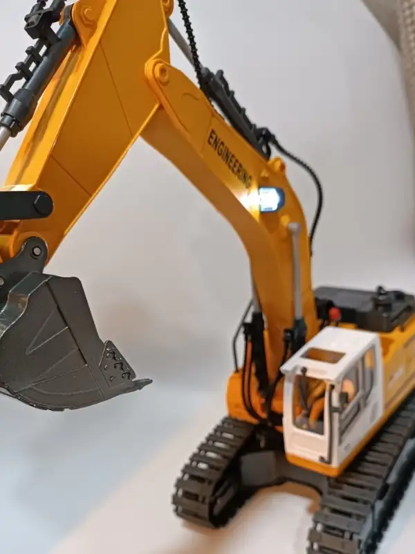 Uzaktan Kumandalı 680° Rotasyon Ekskavatör Premium Model Metal Hareketli Buharlı Oyuncak