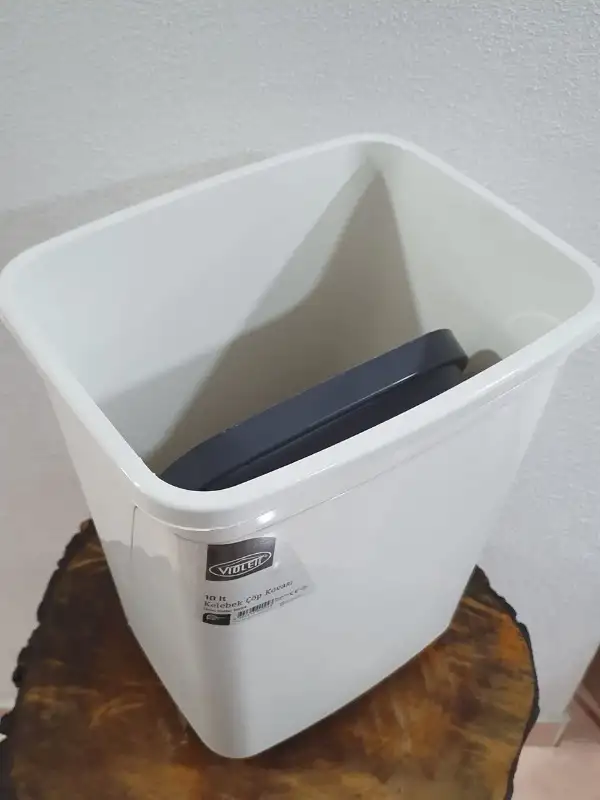 Violet Kelebek Çöp Kovası 10 Litre Beyaz