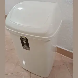 PolyTime Sallanır Kapak Fantastik Çöp Kovası 35 Lt.