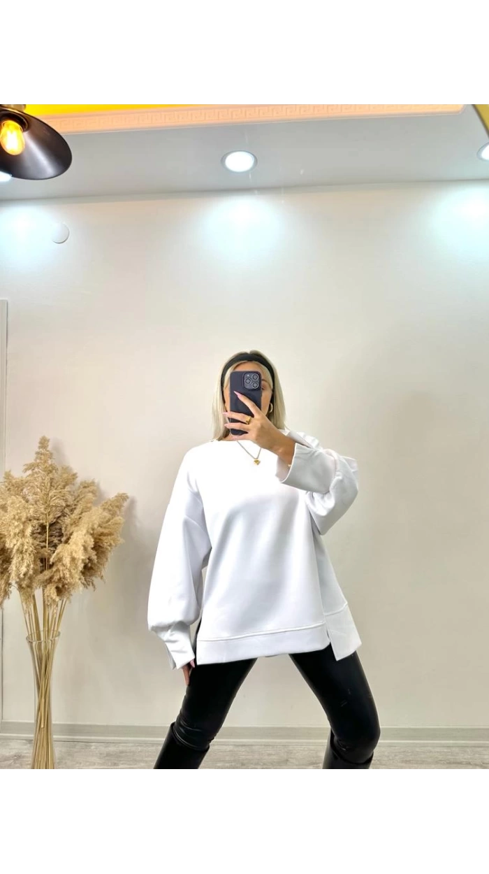 Kadın Beyaz Yırtmaç Kol Detaylı Oversize Sweatshirt