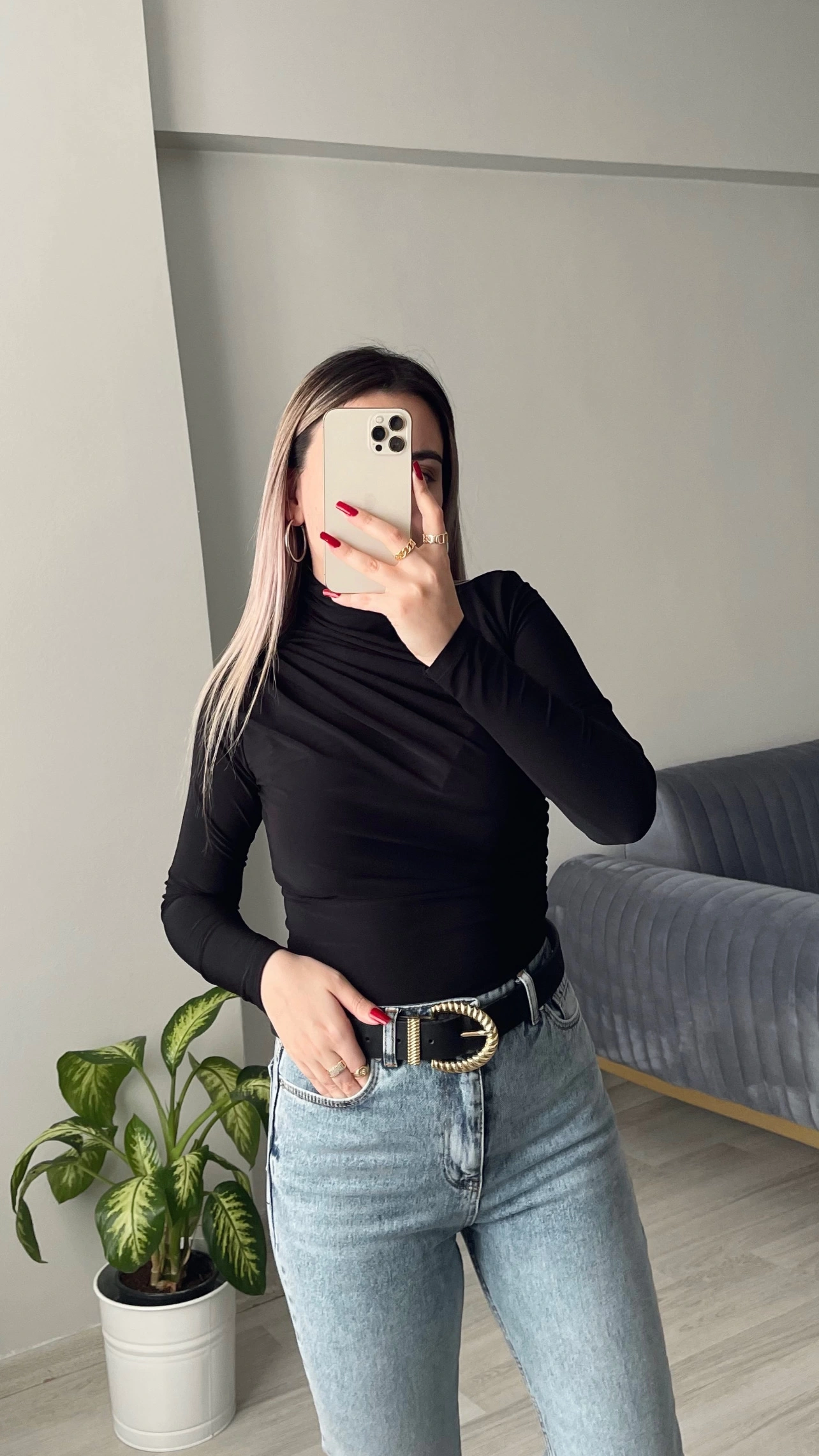 Siyah Büzgülü Bluz