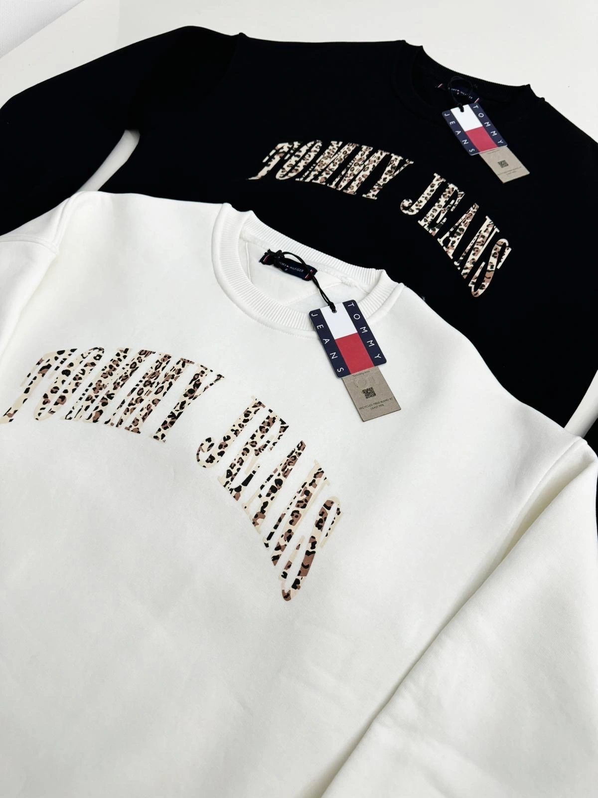 TMMY Leopar Yazı Detaylı Sweatler