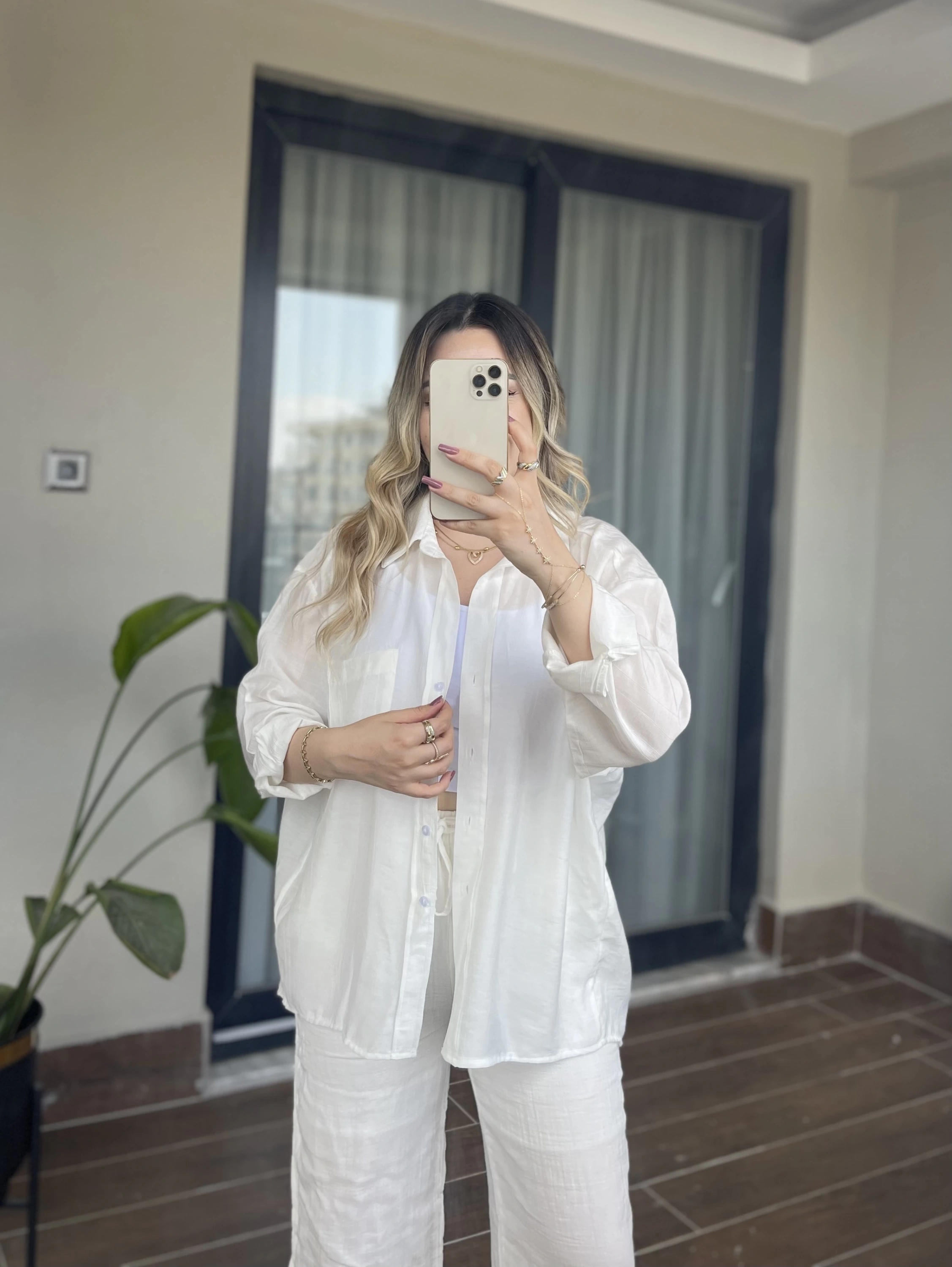 Beyaz Modal Gömlek