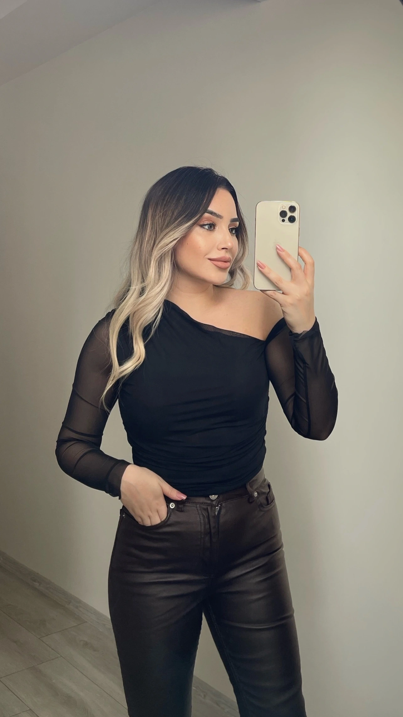 Siyah Tül Bluz