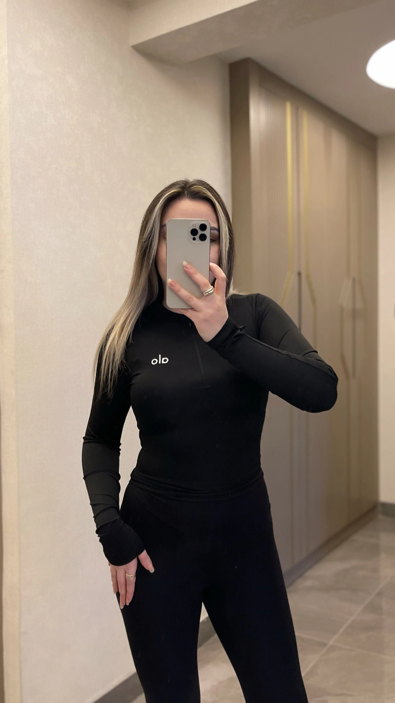 Alo Spor Üst Siyah