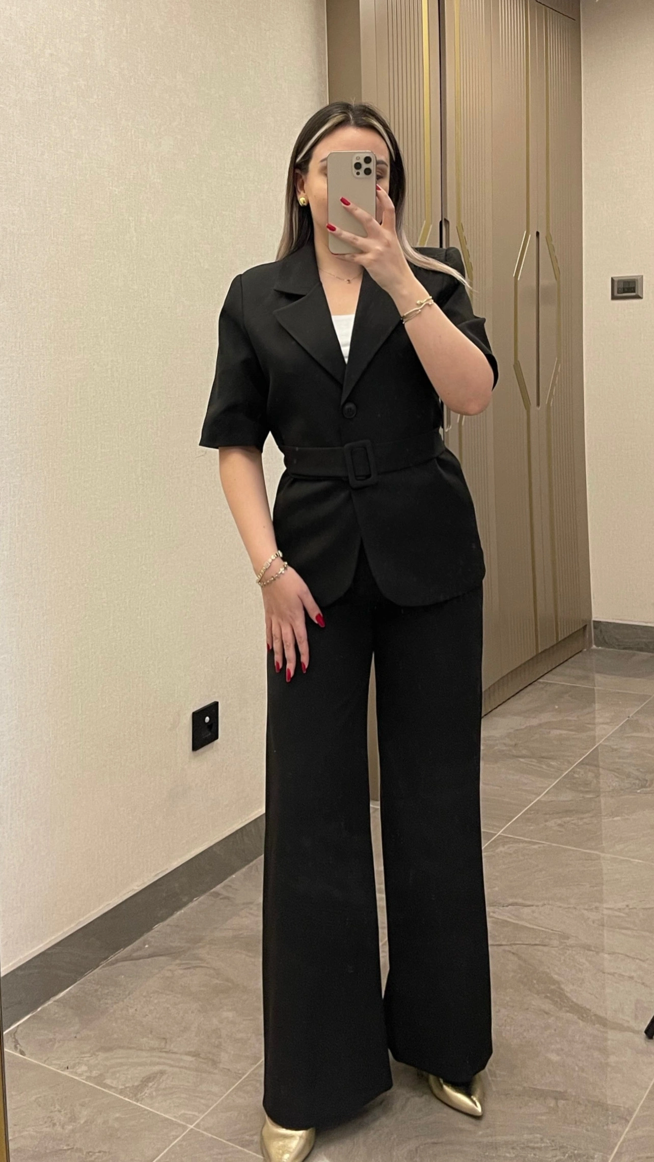 Kemerli Siyah Blazer Takım