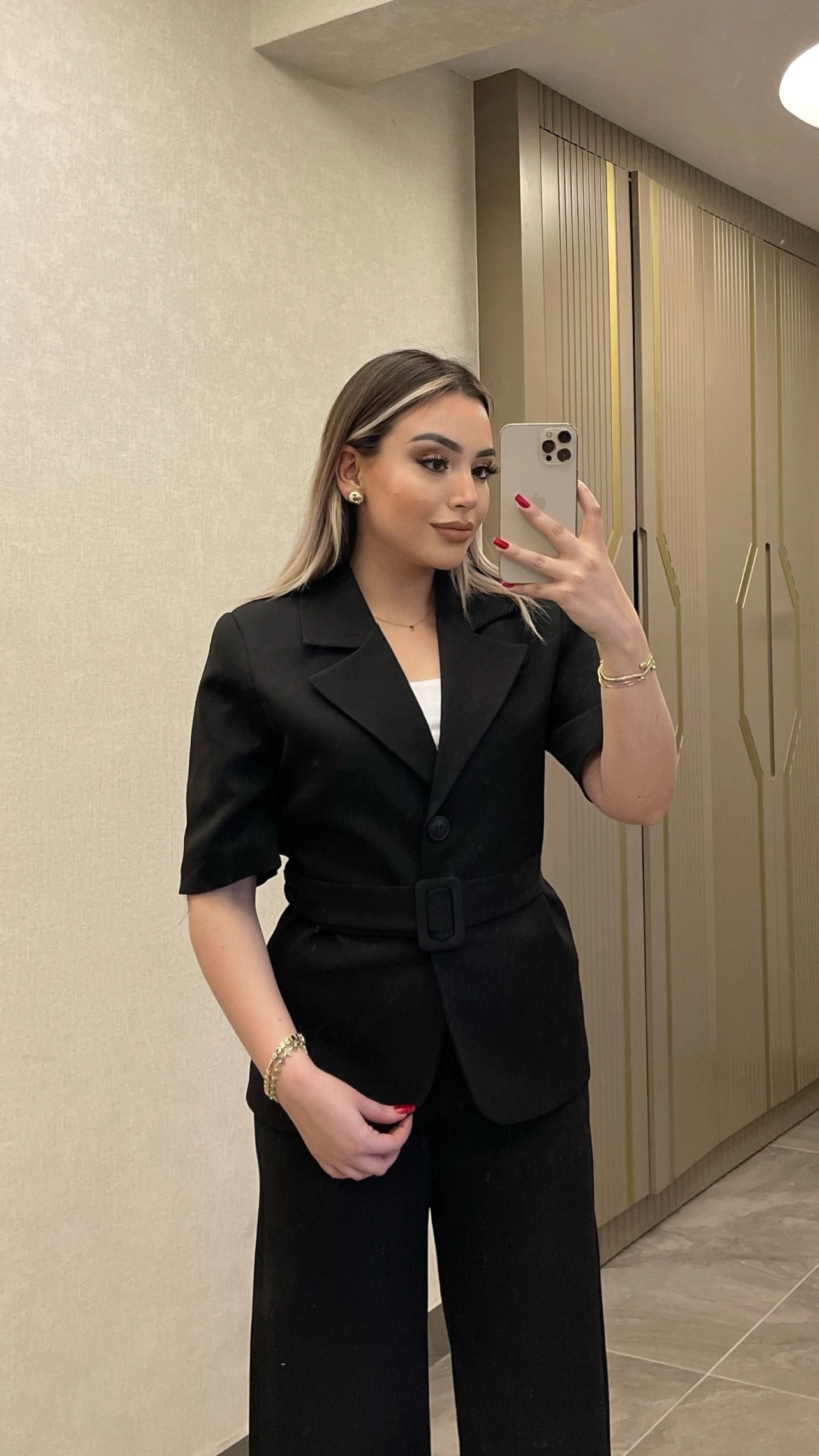 Kemerli Siyah Blazer Takım