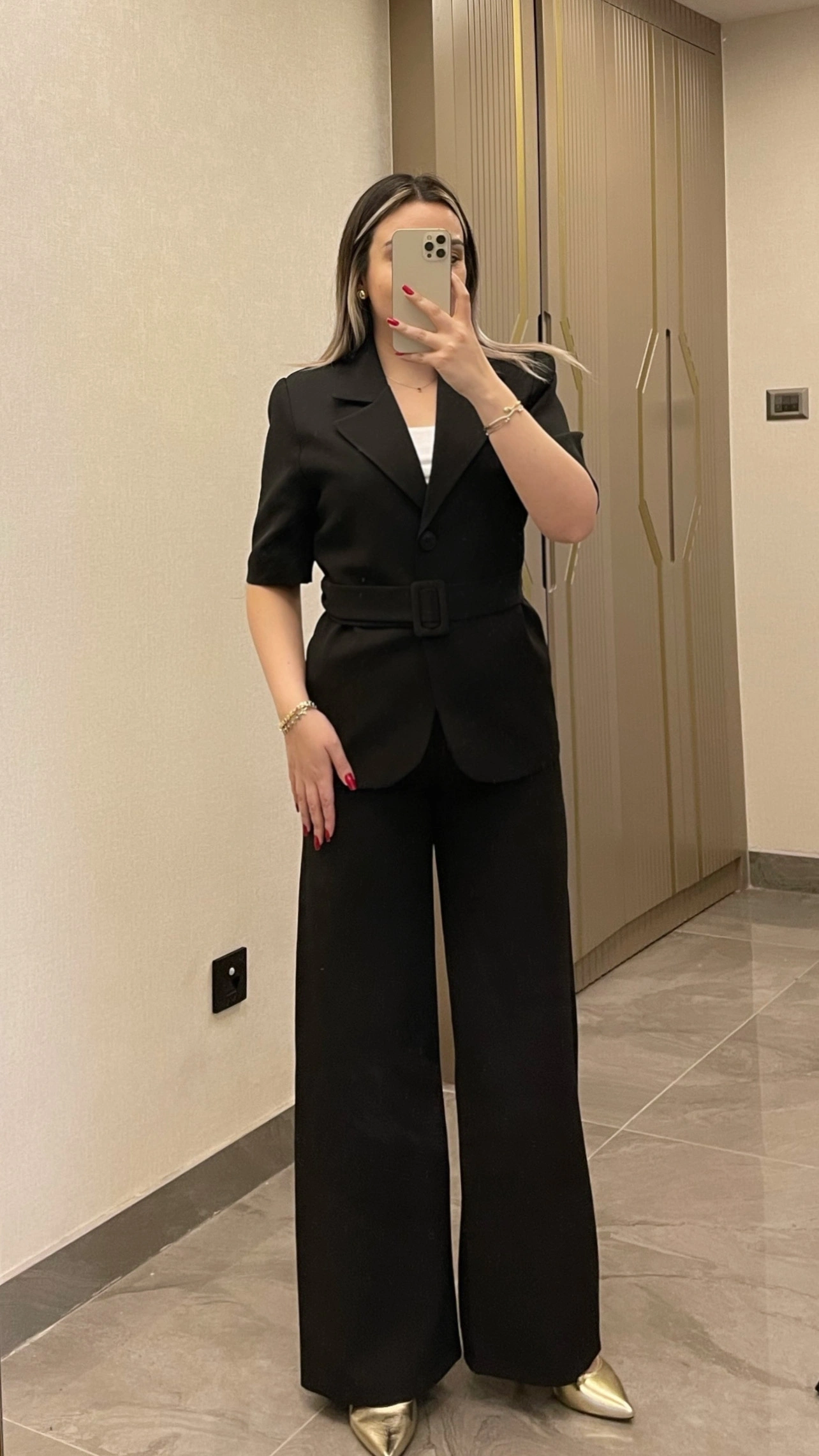 Kemerli Siyah Blazer Takım