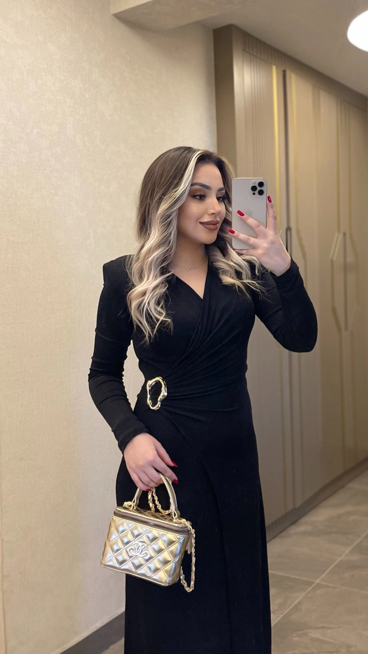 Işıltılı Gold Toka Detaylı Kruvaze Elbise Siyah
