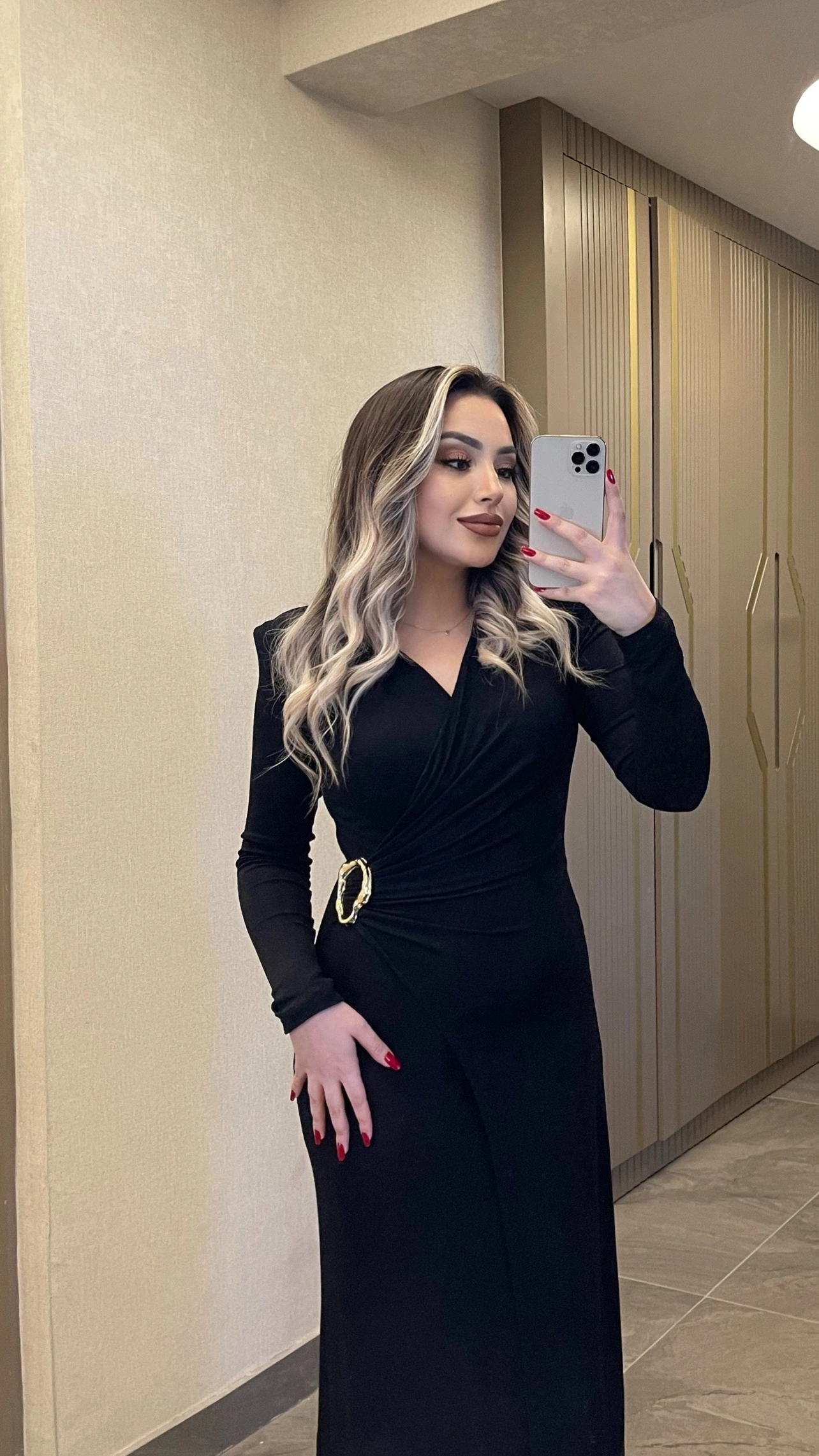 Işıltılı Gold Toka Detaylı Kruvaze Elbise Siyah
