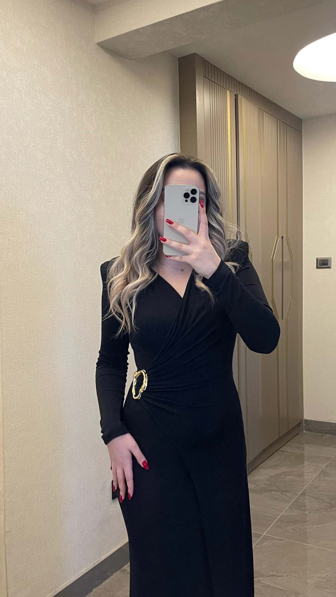 Işıltılı Gold Toka Detaylı Kruvaze Elbise Siyah