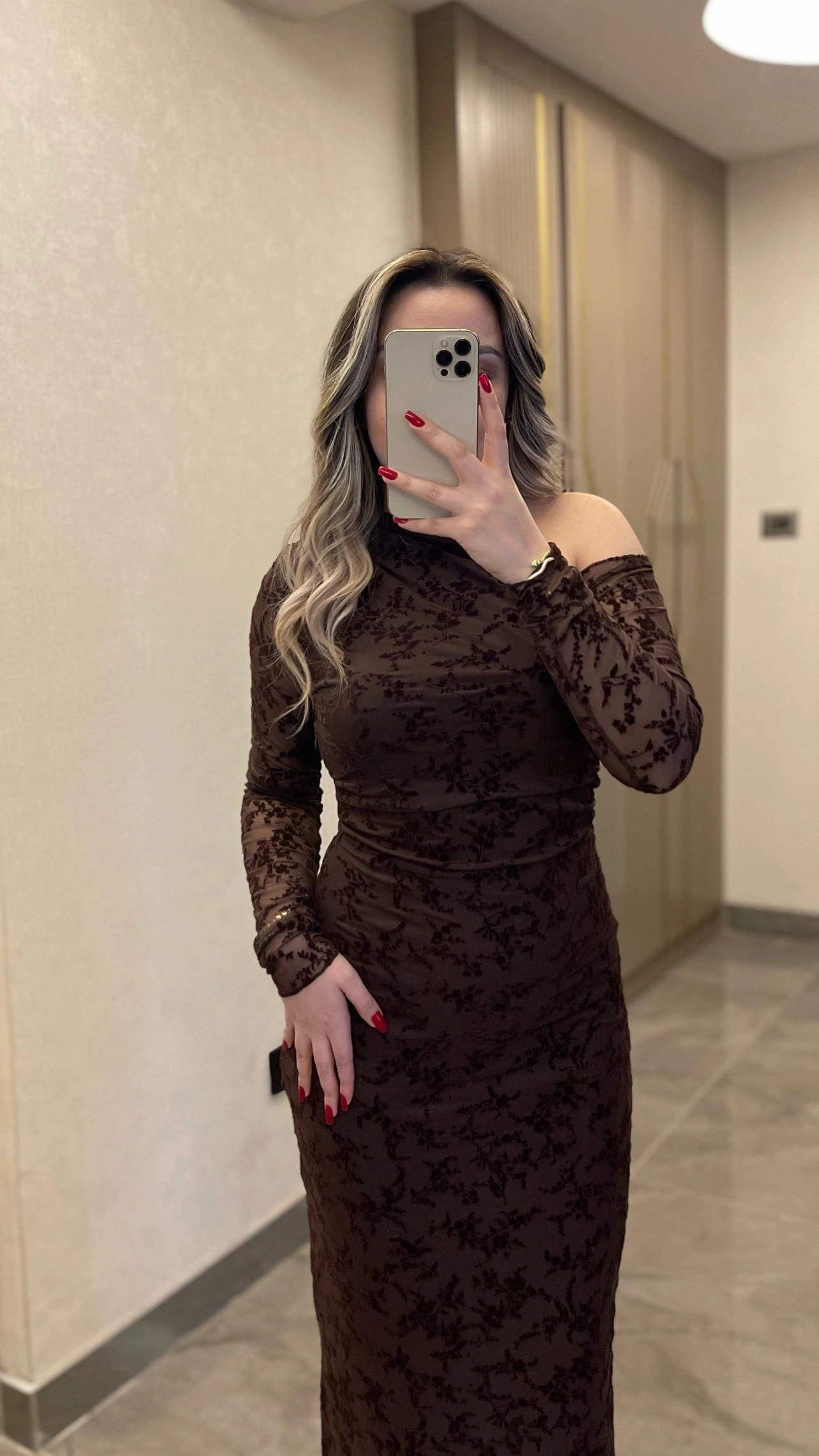 Acı Kahve Dantel Detaylı Transparan Elbise