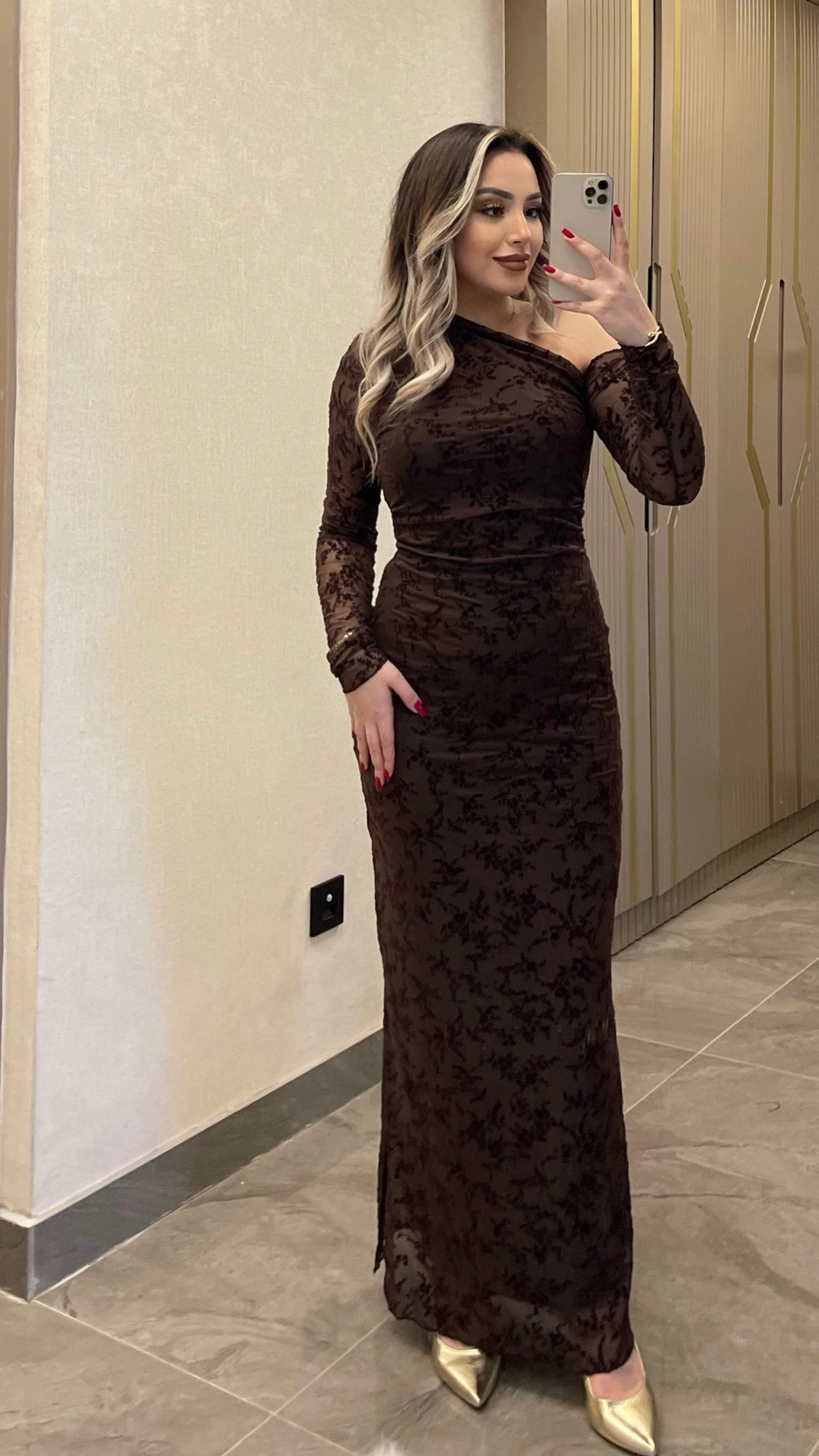 Acı Kahve Dantel Detaylı Transparan Elbise