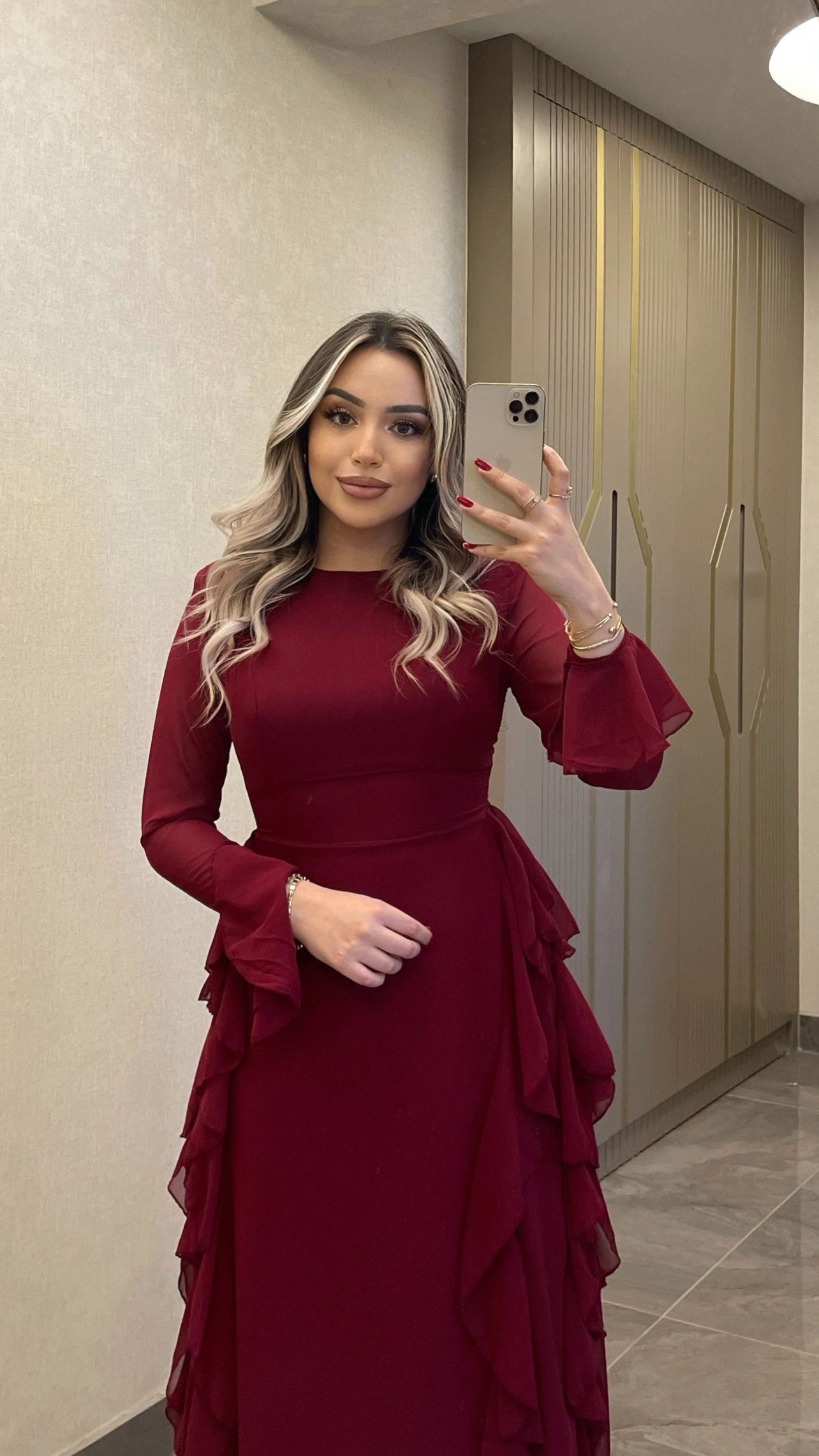 Bordo Volanlı Şifon Elbise