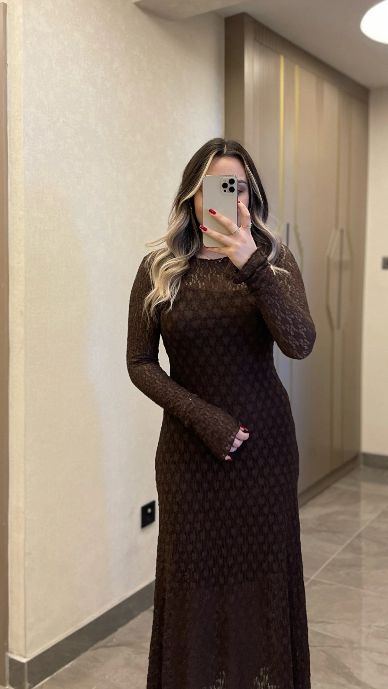 Dantelli Astarlı Acı Kahve Maxi Boy Elbise