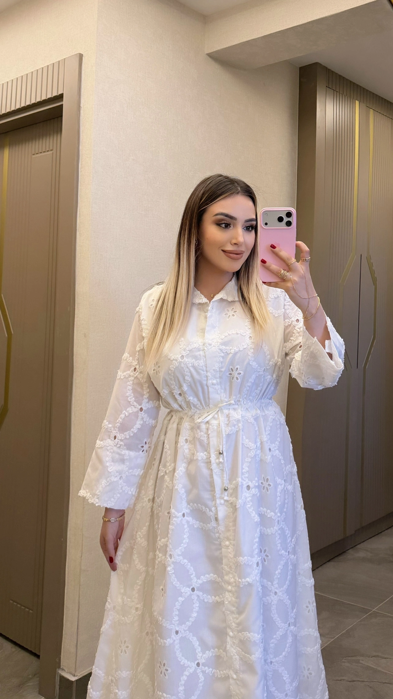 Beli Bağcıklı Brode Elbise