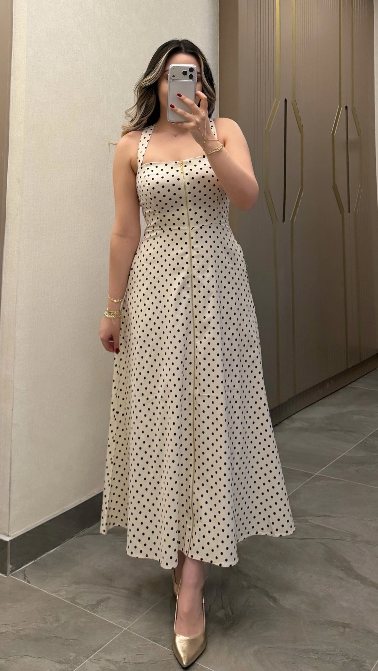 Ekru Puantiyeli Elbise