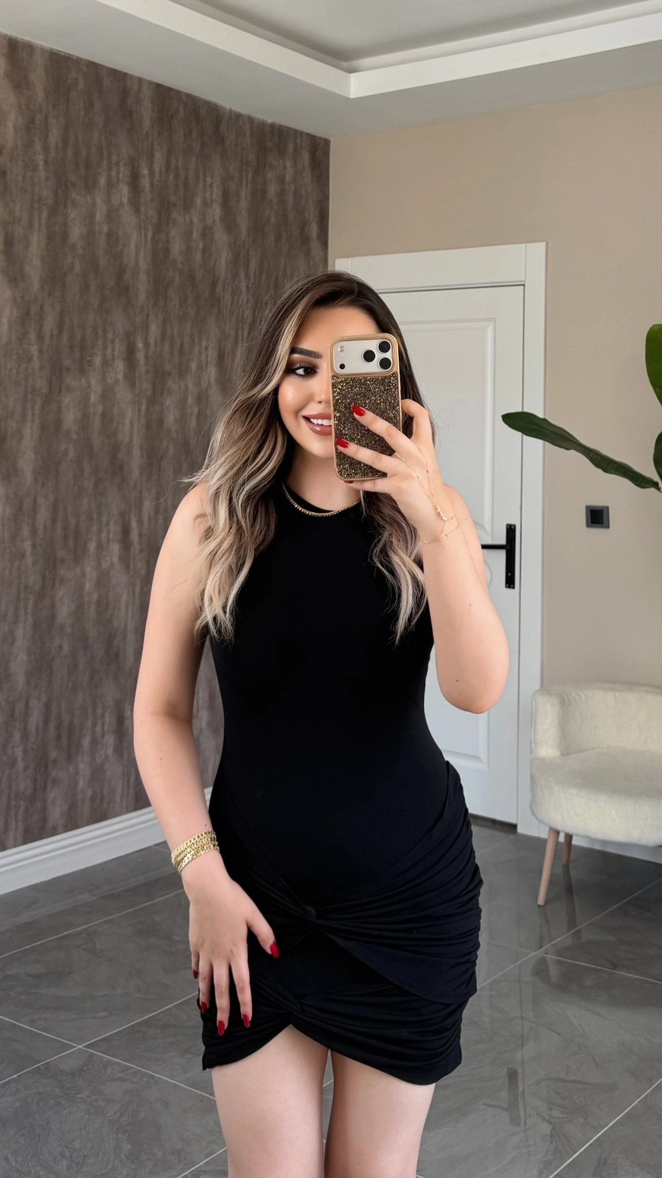 Halter Yaka Düğümlü Siyah Elbise