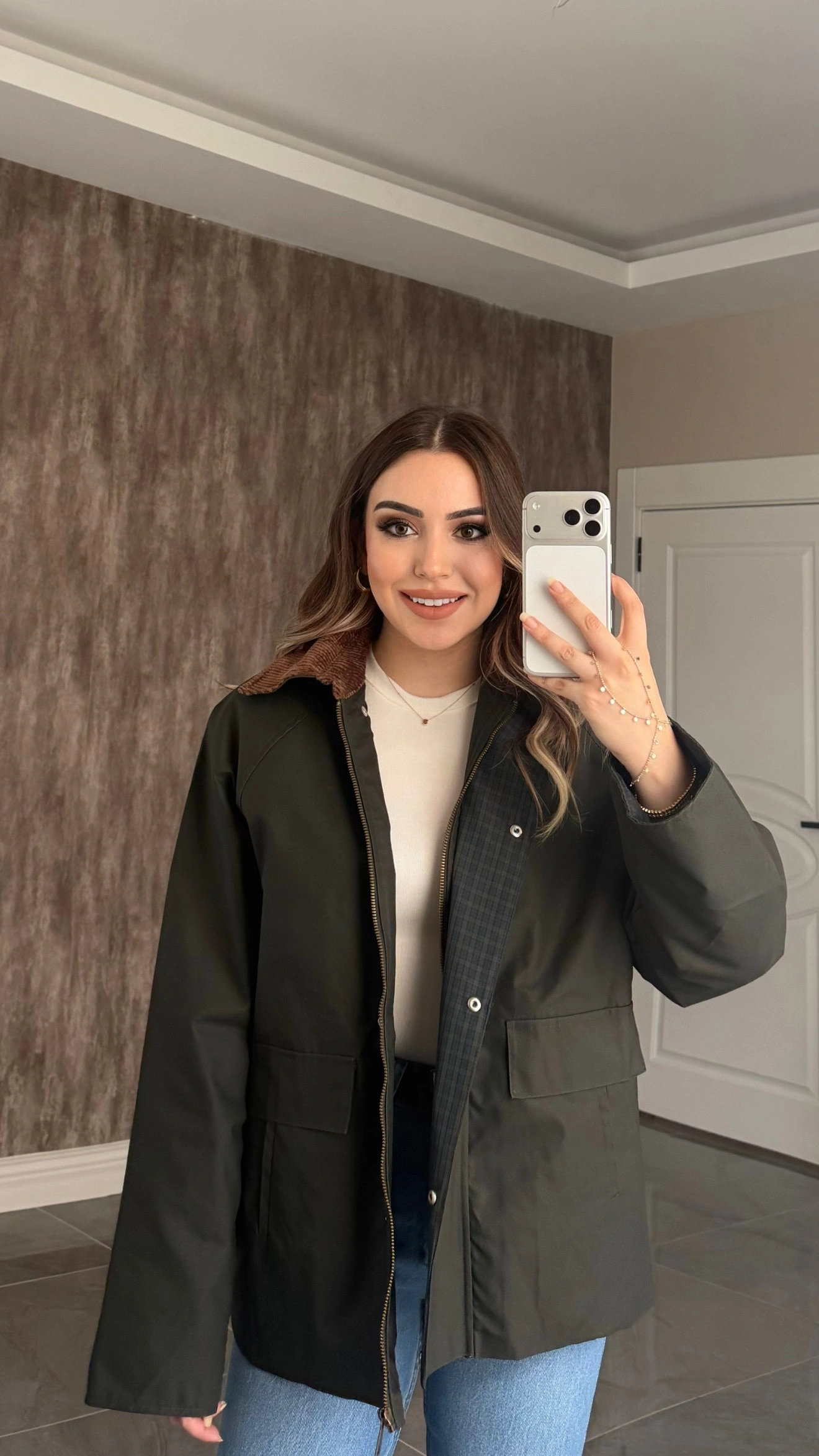 Haki Yeşil Yakası Kadife Mont
