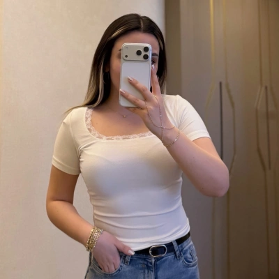 Beyaz Önü Dantelli Kare Yaka Body