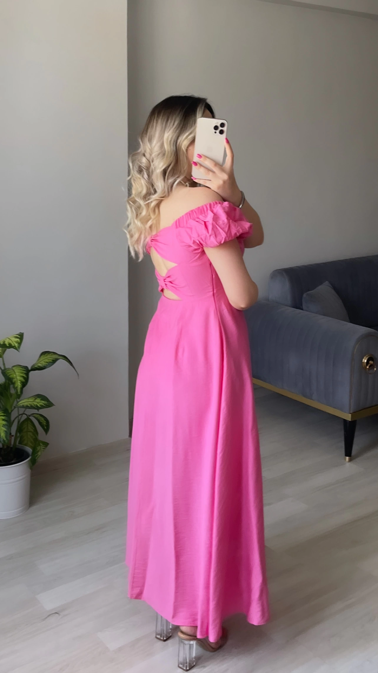 Sırt Detaylı Keten Elbiseler