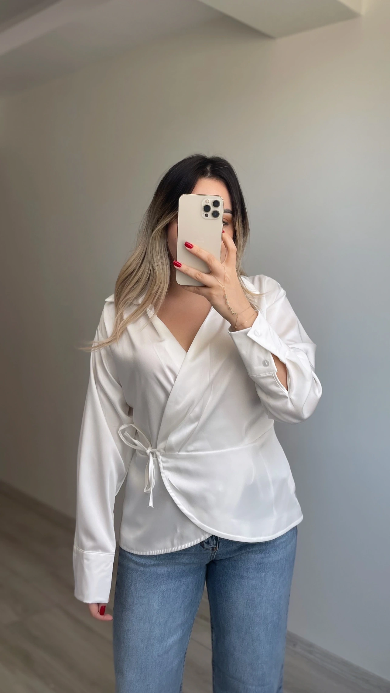 Saten Beyaz Bluz