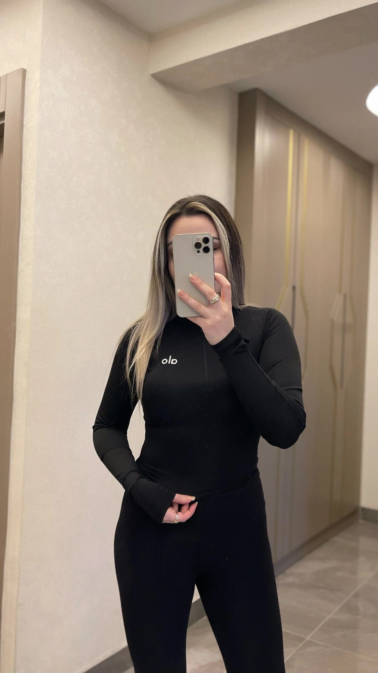 Alo Spor Üst Siyah
