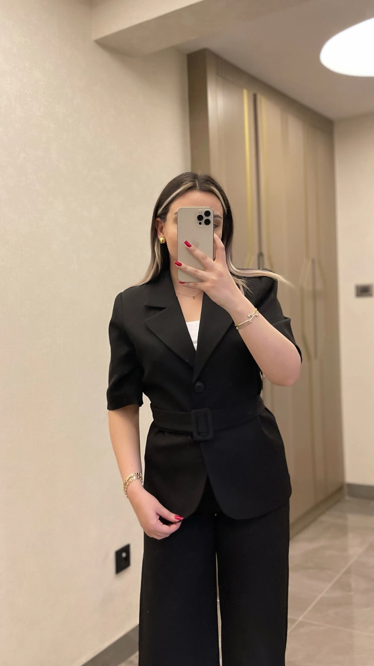 Kemerli Siyah Blazer Takım