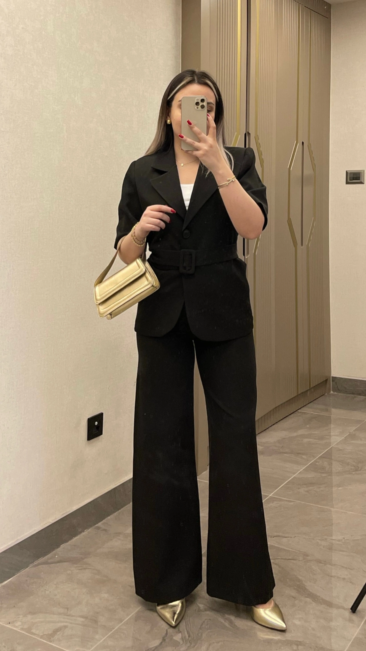 Kemerli Siyah Blazer Takım