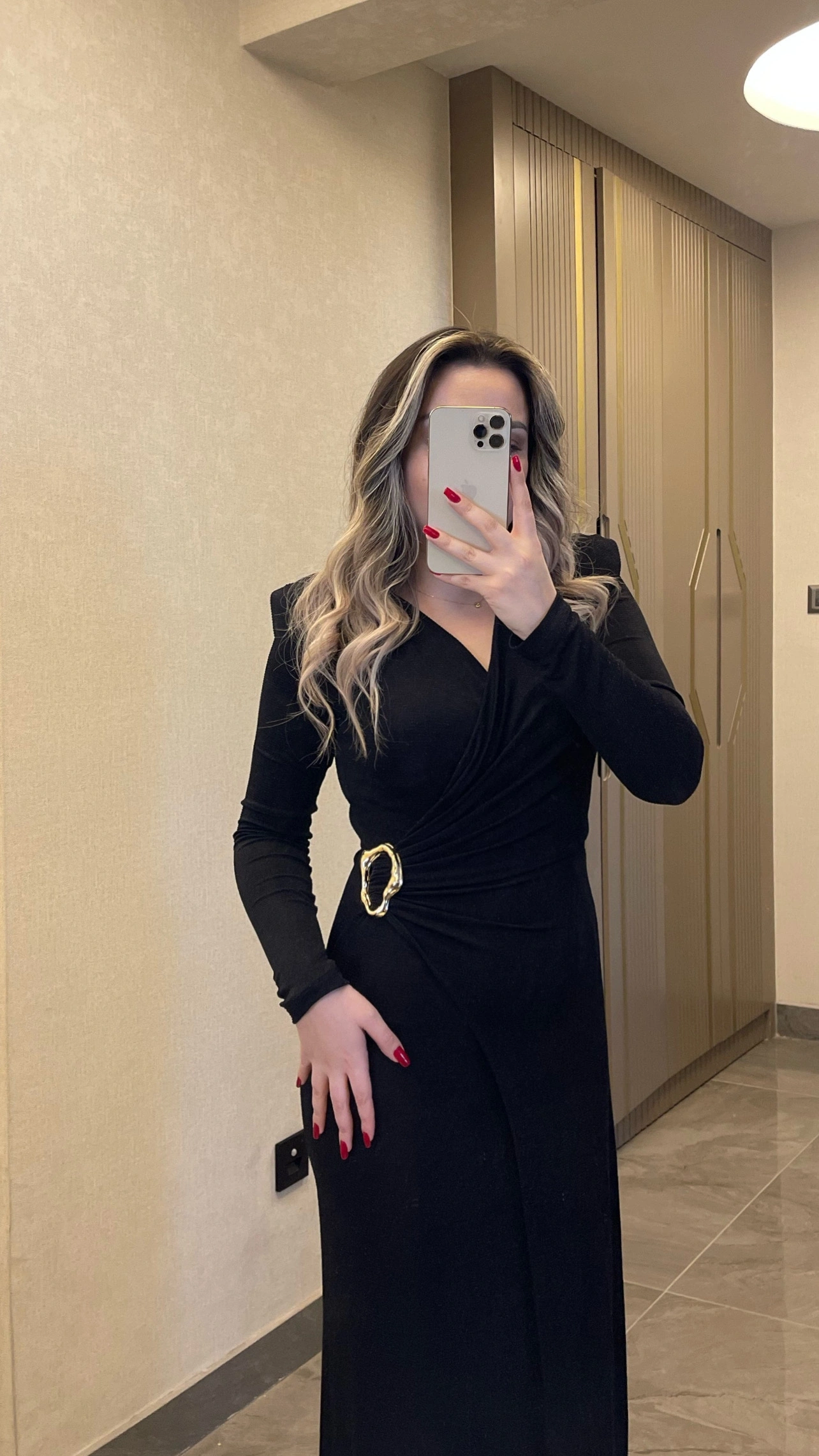 Işıltılı Gold Toka Detaylı Kruvaze Elbise Siyah