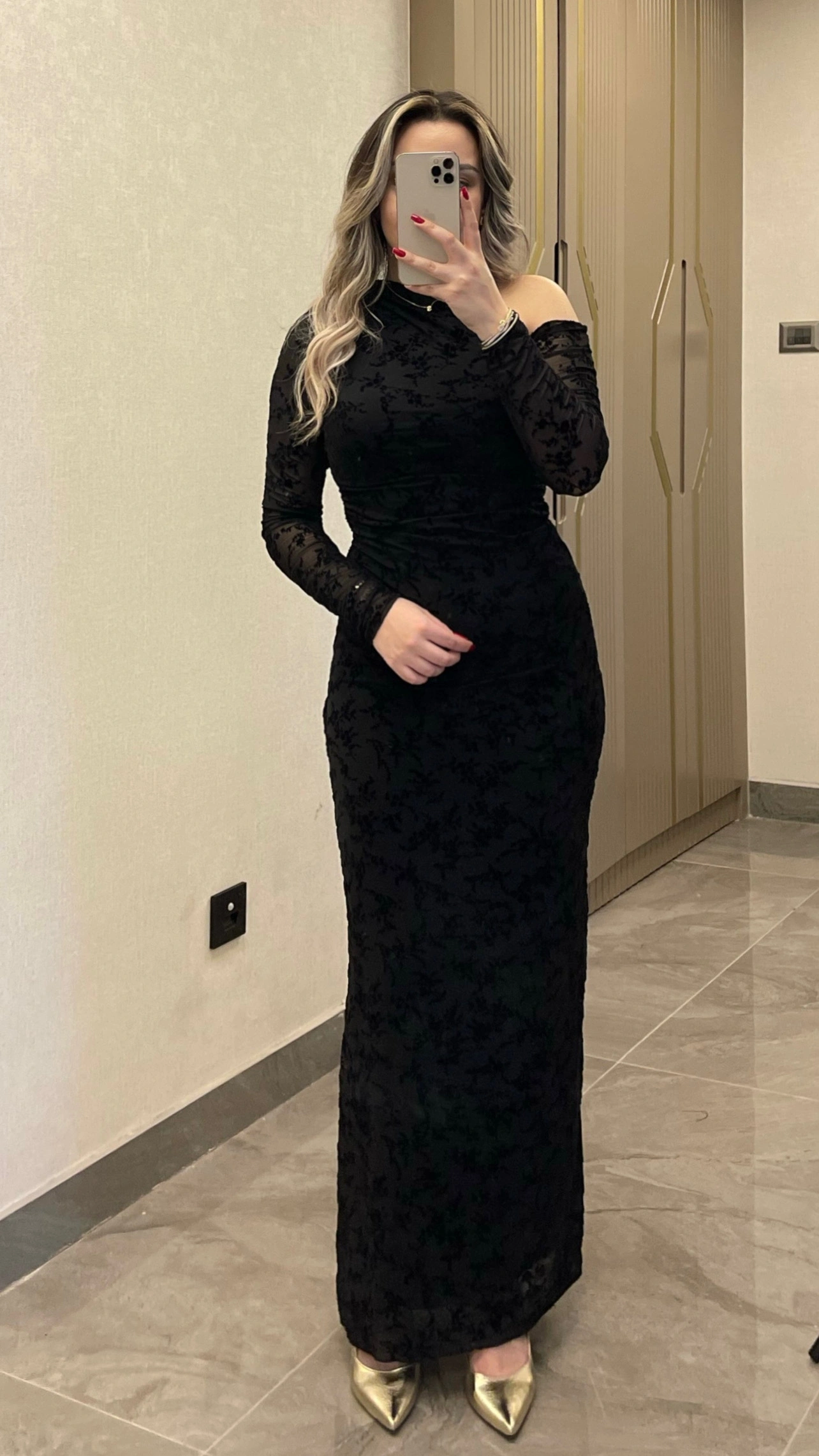 Siyah Dantel Detaylı Transparan Elbise